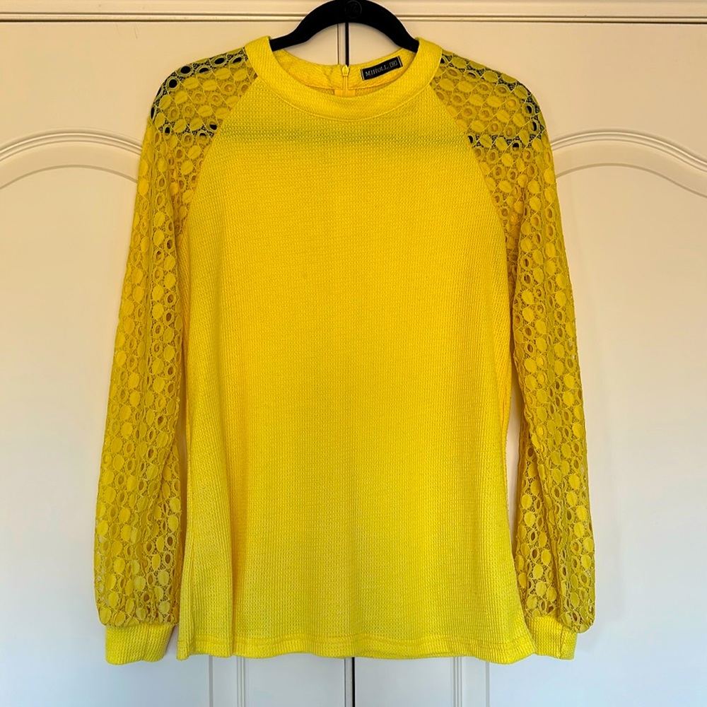 Waffle/lace long sleeve top
